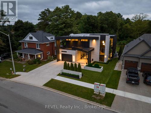 1135 Balfour Street, Pelham, ON - Outdoor With Facade