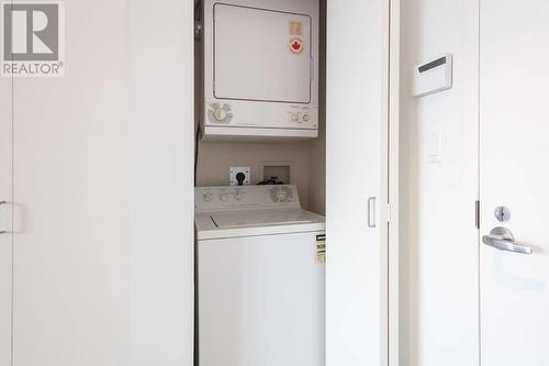 2203 1288 W Georgia Street, Vancouver, BC - Indoor Photo Showing Laundry Room