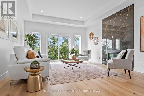 2710 Delmar Street, Kingston (City Northwest), ON - Indoor Photo Showing Living Room