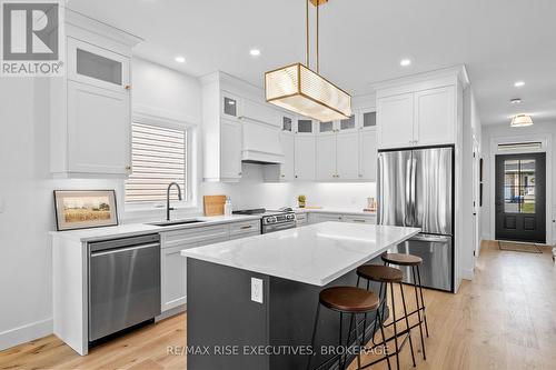 2710 Delmar Street, Kingston (City Northwest), ON - Indoor Photo Showing Kitchen With Upgraded Kitchen