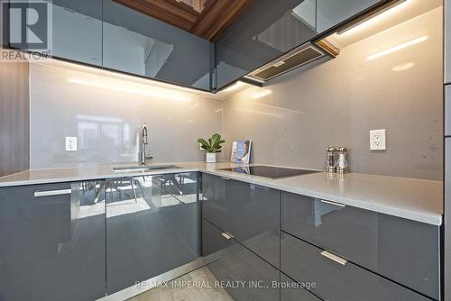 1233 - 15 Merchants' Wharf Road, Toronto, ON - Indoor Photo Showing Kitchen With Upgraded Kitchen