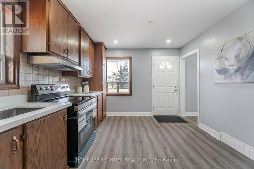 1204 Simcoe Street S, Oshawa, ON - Indoor Photo Showing Kitchen