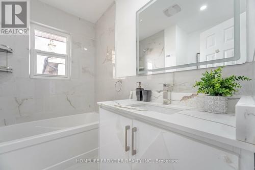 1204 Simcoe Street S, Oshawa, ON - Indoor Photo Showing Bathroom