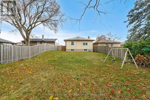 1204 Simcoe Street S, Oshawa, ON - Outdoor With Backyard