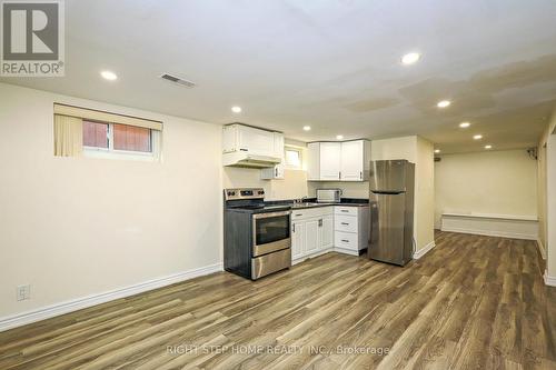 137 Benleigh Drive, Toronto, ON - Indoor Photo Showing Kitchen With Stainless Steel Kitchen