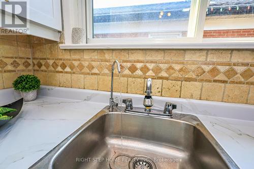 137 Benleigh Drive, Toronto, ON - Indoor Photo Showing Kitchen