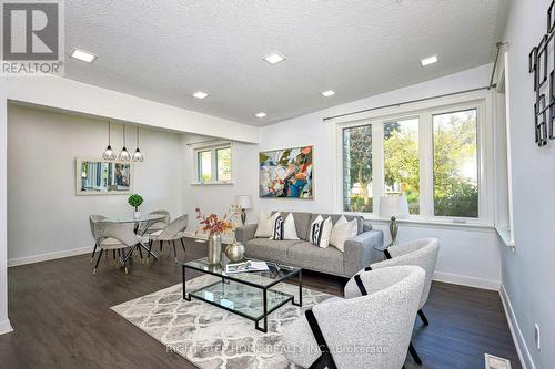 137 Benleigh Drive, Toronto, ON - Indoor Photo Showing Living Room