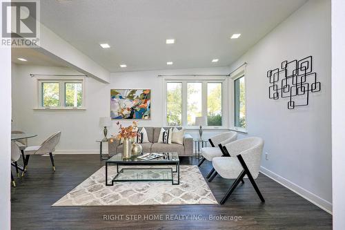 137 Benleigh Drive, Toronto, ON - Indoor Photo Showing Living Room