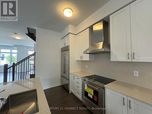 35 Golden Fern Street, Markham, ON - Indoor Photo Showing Kitchen