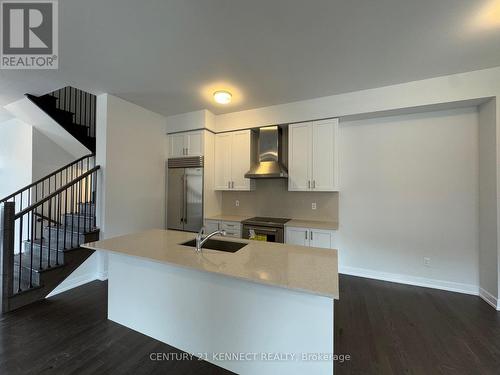 35 Golden Fern Street, Markham, ON - Indoor Photo Showing Kitchen With Upgraded Kitchen