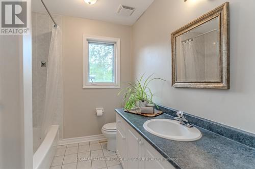 2320 7Th Line, Innisfil, ON - Indoor Photo Showing Bathroom