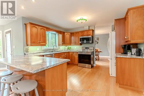 2320 7Th Line, Innisfil, ON - Indoor Photo Showing Kitchen