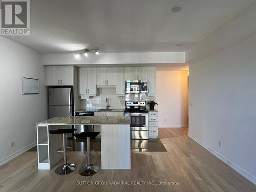 Sw602 - 9191 Yonge Street, Richmond Hill, ON - Indoor Photo Showing Kitchen