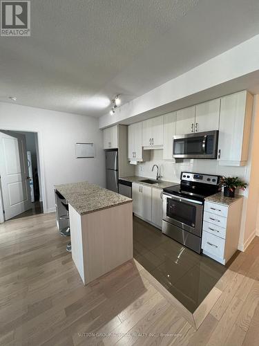 Sw602 - 9191 Yonge Street, Richmond Hill, ON - Indoor Photo Showing Kitchen