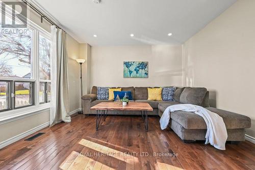 272 Phillip Murray Avenue, Oshawa (Lakeview), ON - Indoor Photo Showing Living Room