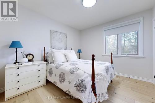 17 Patrick Drive, Aurora, ON - Indoor Photo Showing Bedroom