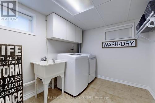 17 Patrick Drive, Aurora, ON - Indoor Photo Showing Laundry Room