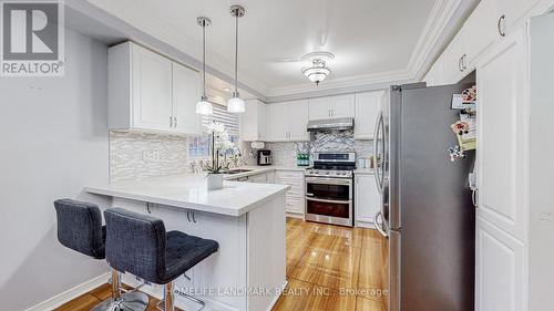 29 Lucerne Drive, Vaughan, ON - Indoor Photo Showing Kitchen With Double Sink With Upgraded Kitchen