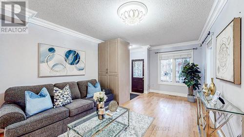 29 Lucerne Drive, Vaughan, ON - Indoor Photo Showing Living Room