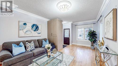 29 Lucerne Drive, Vaughan, ON - Indoor Photo Showing Living Room