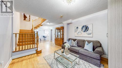 29 Lucerne Drive, Vaughan, ON - Indoor Photo Showing Living Room