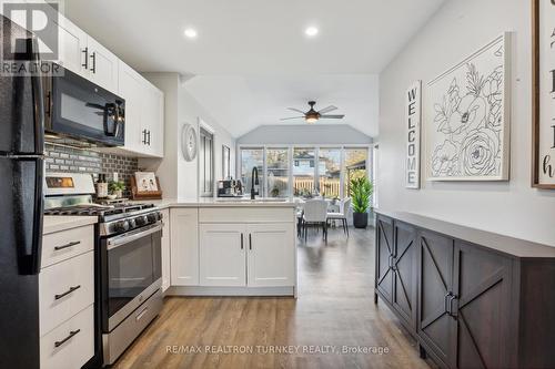 290 Hollywood Drive, Georgina, ON - Indoor Photo Showing Kitchen With Upgraded Kitchen