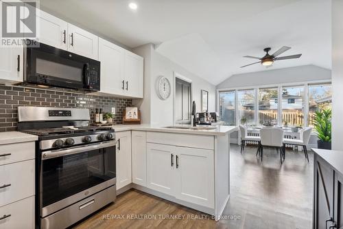 290 Hollywood Drive, Georgina, ON - Indoor Photo Showing Kitchen With Upgraded Kitchen