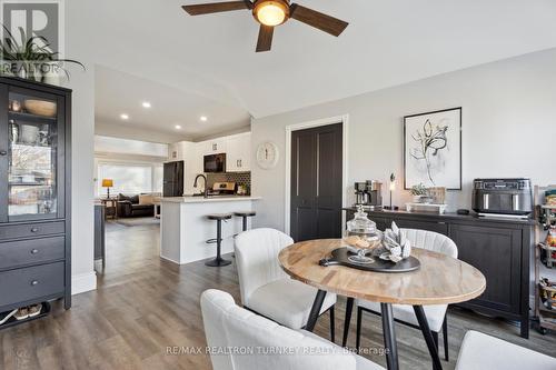 290 Hollywood Drive, Georgina, ON - Indoor Photo Showing Dining Room