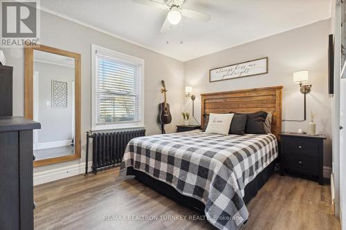 290 Hollywood Drive, Georgina, ON - Indoor Photo Showing Bedroom