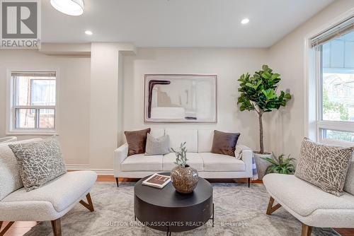 254 Salem Avenue, Toronto, ON - Indoor Photo Showing Living Room