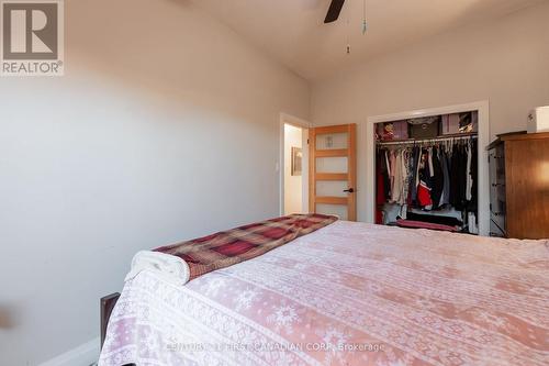 22 Almond Road, London, ON - Indoor Photo Showing Bedroom