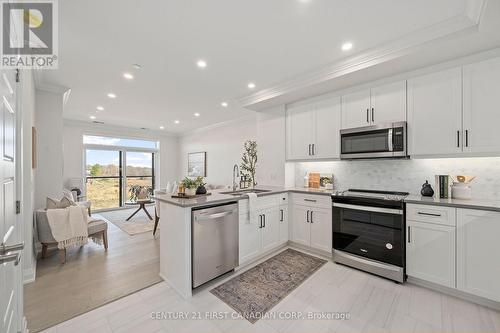 404 - 1560 Upper West Avenue, London, ON - Indoor Photo Showing Kitchen With Upgraded Kitchen