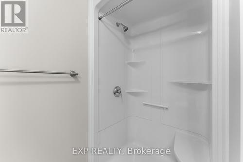 93 Renfrew Trail, Welland (767 - N. Welland), ON - Indoor Photo Showing Bathroom