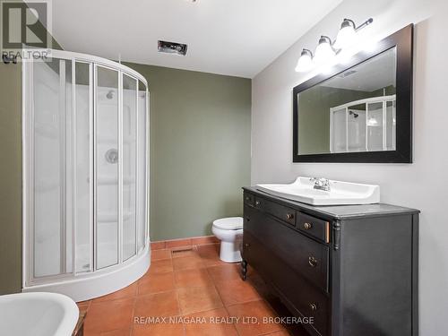 430 Ridge Road N, Fort Erie (335 - Ridgeway), ON - Indoor Photo Showing Bathroom