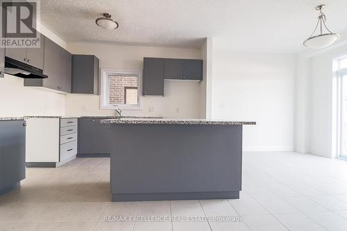 572 Balsam Poplar Street, Waterloo, ON -  Photo Showing Kitchen