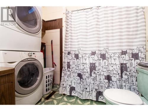 1120 First Street W, Revelstoke, BC - Indoor Photo Showing Laundry Room