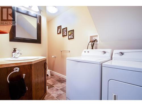 1120 First Street W, Revelstoke, BC - Indoor Photo Showing Laundry Room