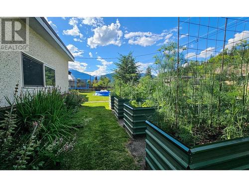 1120 First Street W, Revelstoke, BC - Outdoor