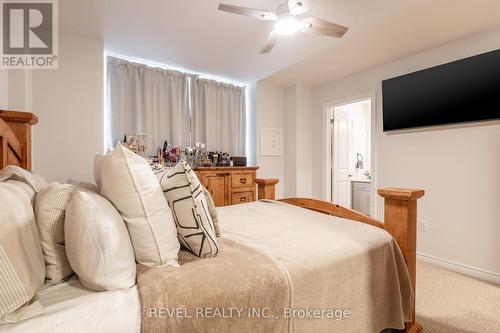 7 - 187 Wilson Street W, Hamilton, ON - Indoor Photo Showing Bedroom