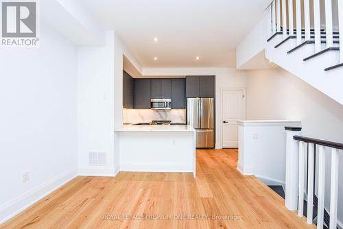 125 - 35 Lunar Crescent, Mississauga, ON - Indoor Photo Showing Kitchen