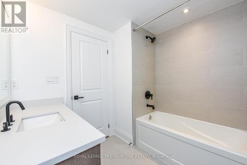 125 - 35 Lunar Crescent, Mississauga, ON - Indoor Photo Showing Bathroom