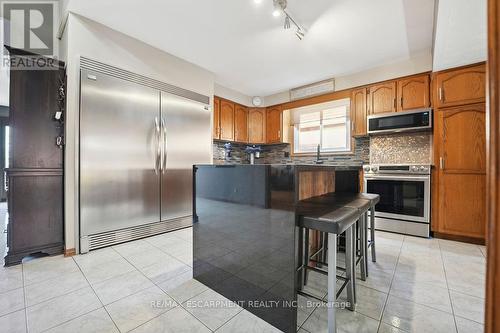 15 Presidio Drive, Hamilton, ON - Indoor Photo Showing Kitchen With Stainless Steel Kitchen