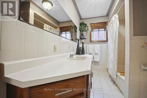 15 Presidio Drive, Hamilton, ON - Indoor Photo Showing Bathroom