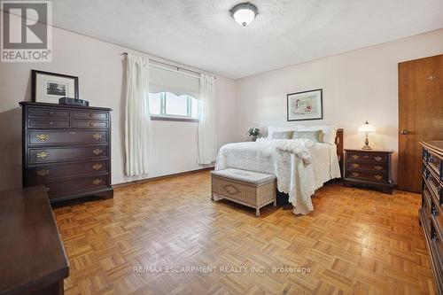 15 Presidio Drive, Hamilton, ON - Indoor Photo Showing Bedroom