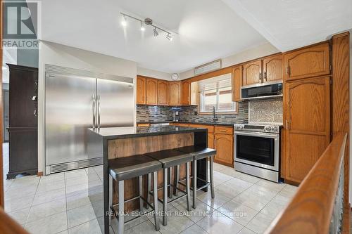 15 Presidio Drive, Hamilton, ON - Indoor Photo Showing Kitchen With Stainless Steel Kitchen