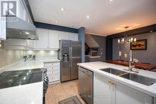 9 Lotus Street N, Brampton, ON - Indoor Photo Showing Kitchen With Double Sink With Upgraded Kitchen