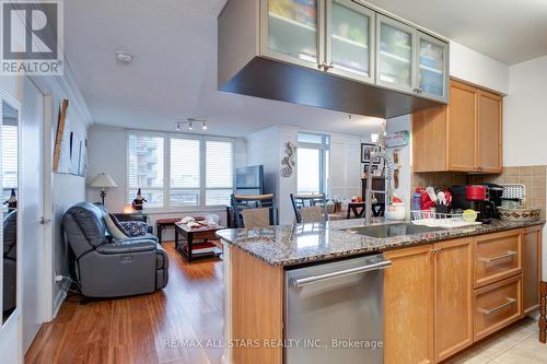 1233 - 35 Viking Lane, Toronto, ON - Indoor Photo Showing Kitchen