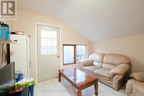 593 Harvey Street, Peterborough (Downtown), ON - Indoor Photo Showing Living Room