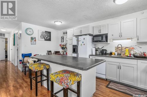 202B 213 Main Street, Martensville, SK - Indoor Photo Showing Kitchen