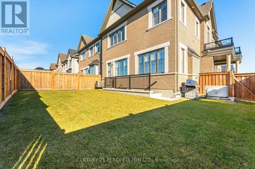 2 Capstan Court, Whitby, ON - Outdoor